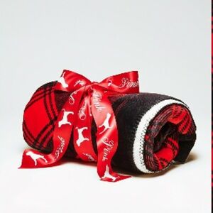 NWT Victoria’s Secret Pink Cozy Fleece